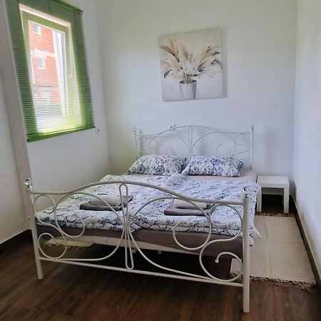 Apartman Lena Tusilovic Zewnętrze zdjęcie