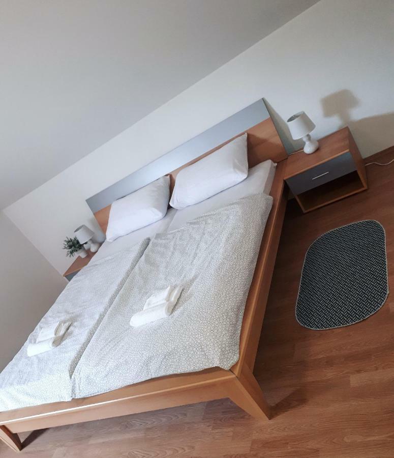 Apartman Lena Tusilovic Zewnętrze zdjęcie