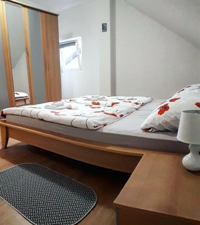 Apartman Lena Tusilovic Zewnętrze zdjęcie